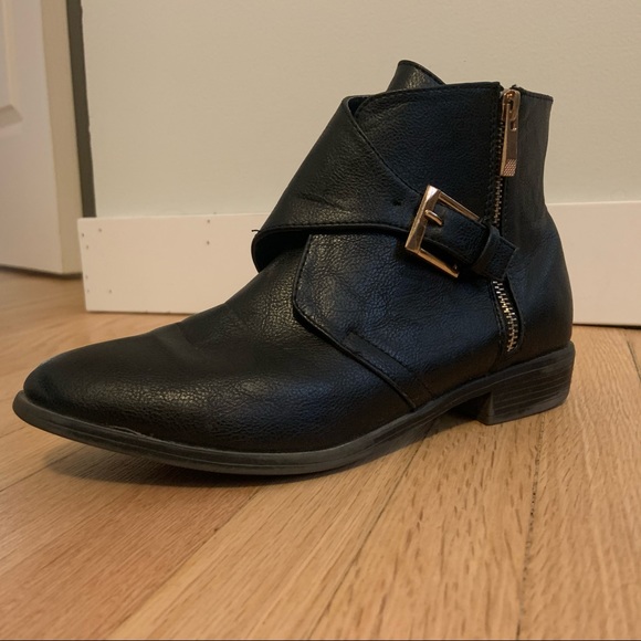 Black ankle boot - Picture 2 of 3